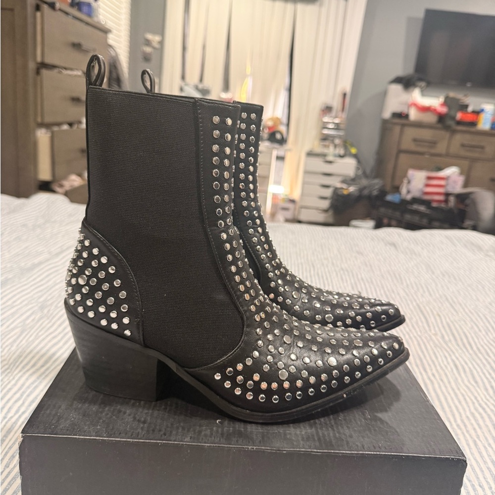 ShuShop Black Studded Chelsea Ankle Boots